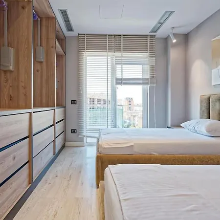 Luxurious Central Apartment *